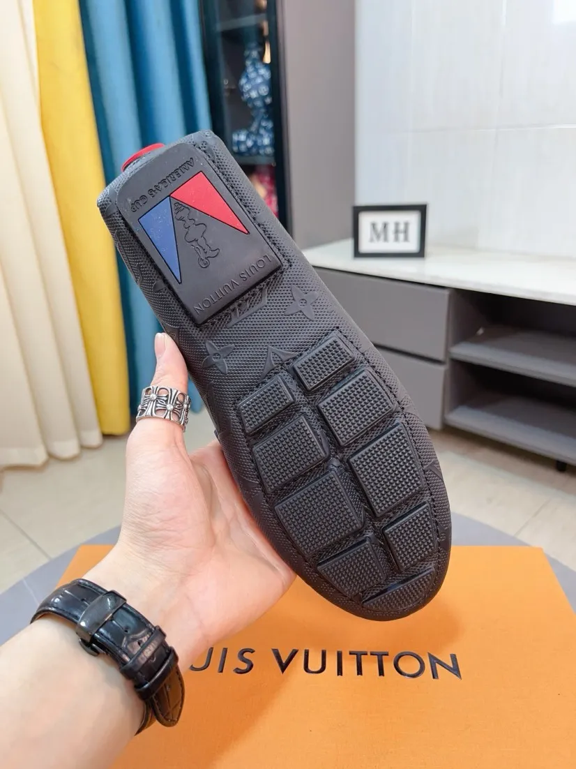 Men's men's shoes💰400🌹🌹[LV Louis Vuitton] New men's beanie shoes💝💝.. Top-grade imported cowhide embossed➕Comfortable leather lining. It is extremely skin-friendly and comfortable, feels very delicate, and the shape is very correct! Perfectly reflects the three-dimensional sense, code number: 38-44